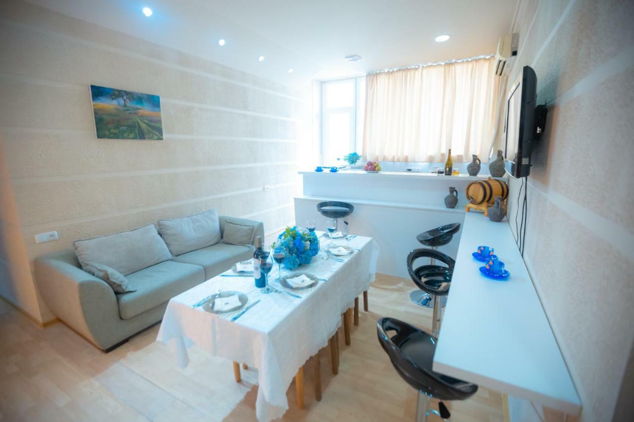 Wine Hostel Tbilisi Bagian luar foto