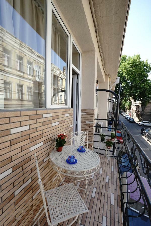 Wine Hostel Tbilisi Bagian luar foto