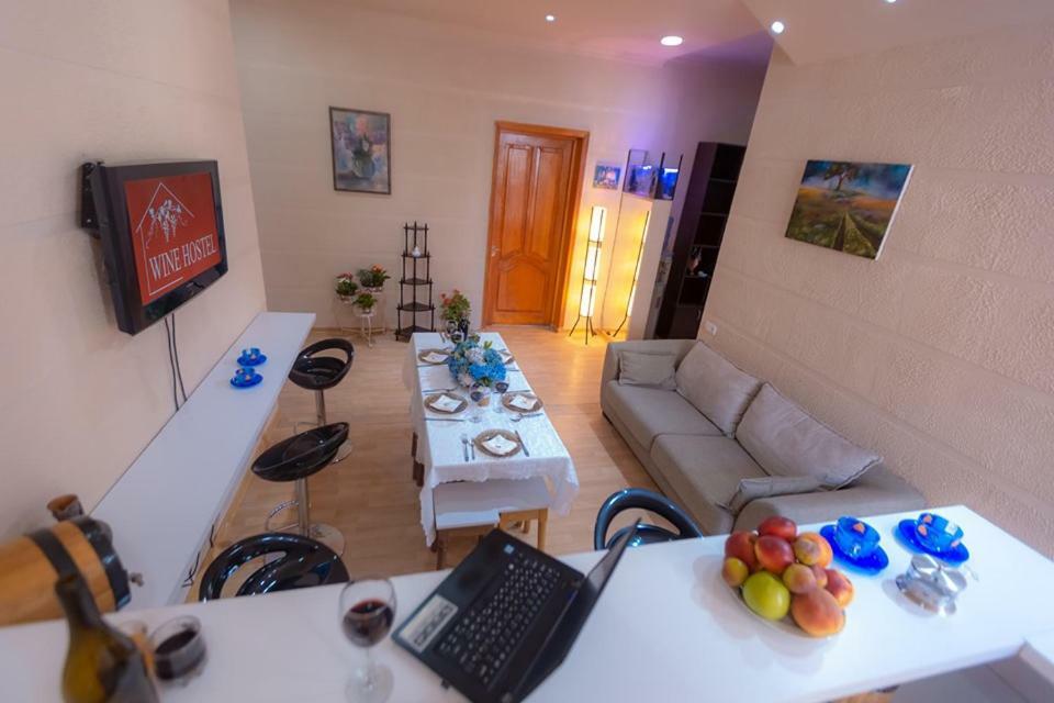 Wine Hostel Tbilisi Bagian luar foto